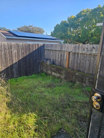 More Photos Of 849 Gravenstein Ave, Sebastopol General Retail For Lease