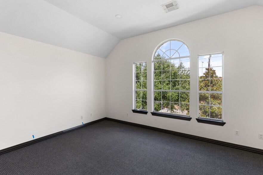 More Photos Of 8125 N Sam Houston Pky W, Houston Medical For Sale