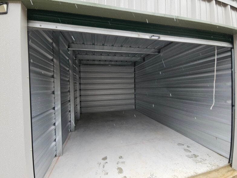 More Photos Of 36 and 38 Summer St, Oakland Self Storage For Sale