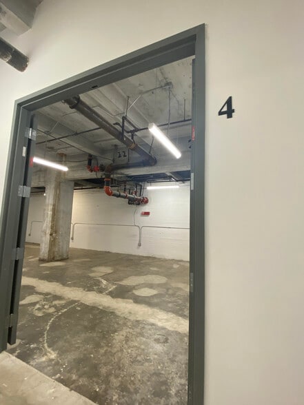 More Photos Of 901 E 31st St, Los Angeles Manufacturing For Lease