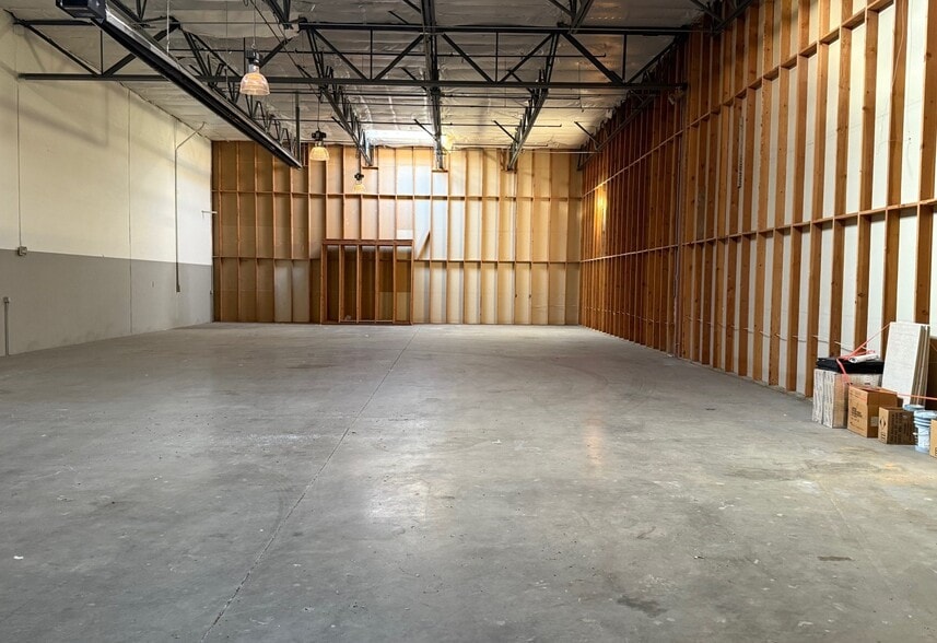 More Photos Of 700 International Way, Springfield Flex For Lease