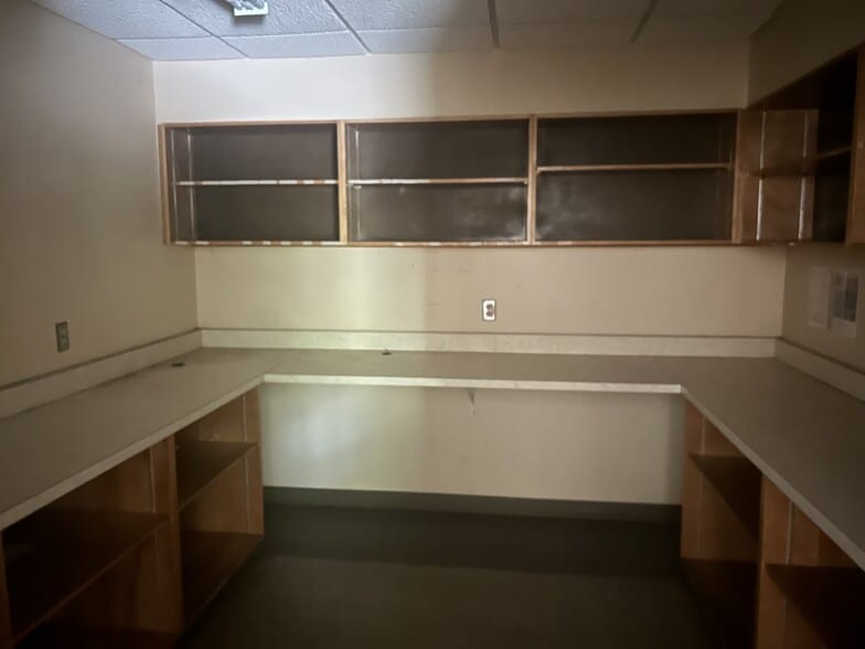 More Photos Of 350 N Summit St, Crescent City Freestanding For Sale