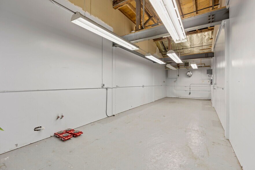 More Photos Of 777-785 Main St, Lewiston Warehouse For Lease