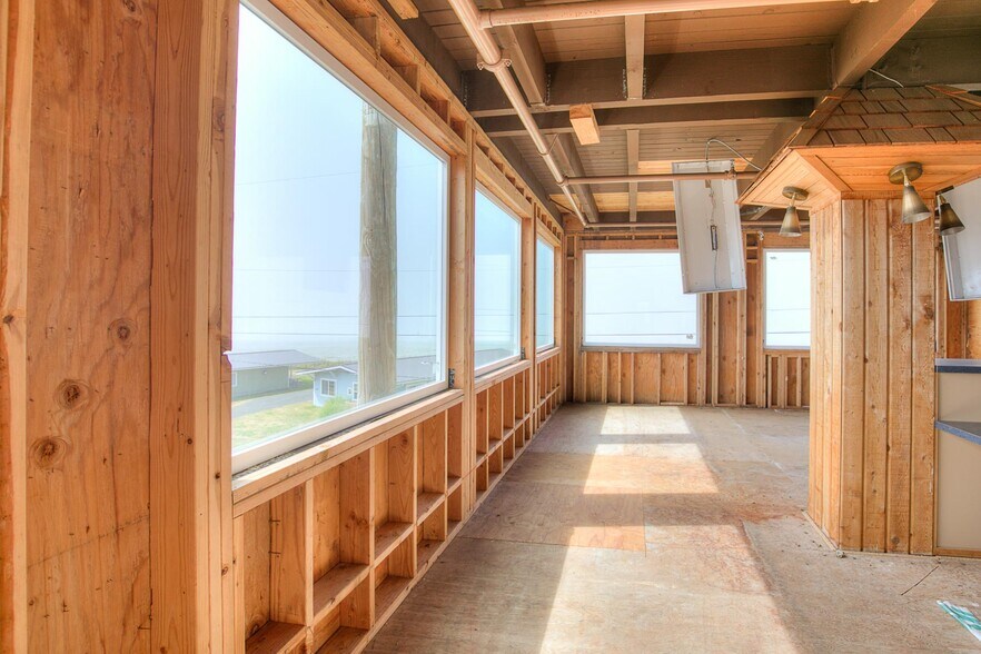 More Photos Of 61 Main St, Pacific Beach Restaurant For Sale