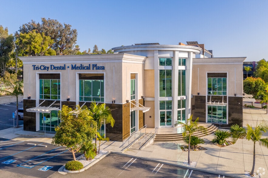 More Photos Of 326 S Melrose Dr, Vista Medical For Lease