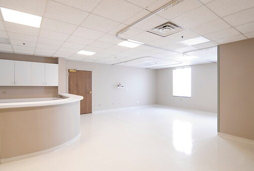 More Photos Of 911 N Elm St, Hinsdale Medical For Lease