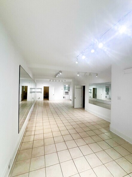 More Photos Of 1454 Park Rd NW, Washington Storefront For Sale