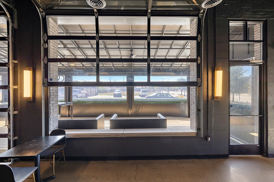 More Photos Of 20050 Livernois Ave, Detroit Restaurant For Sale