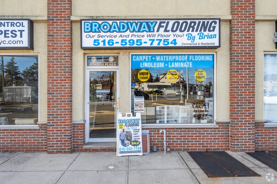 More Photos Of 5 Station Plz, Bethpage Storefront Retail Office For Lease