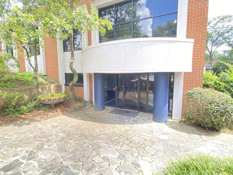 More Photos Of 1920 Monroe Dr NE, Atlanta Office For Lease