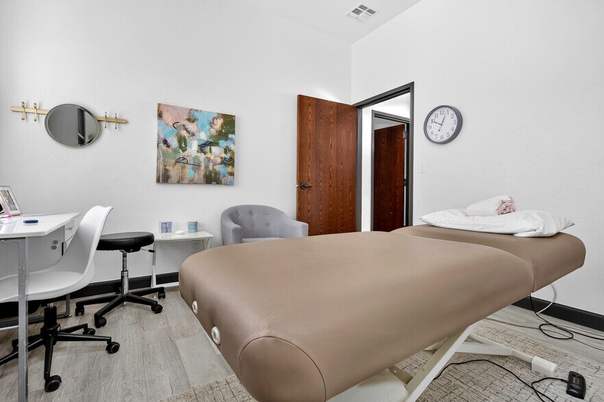 More Photos Of 9433 N Kelley Ave, Oklahoma City Office For Sale