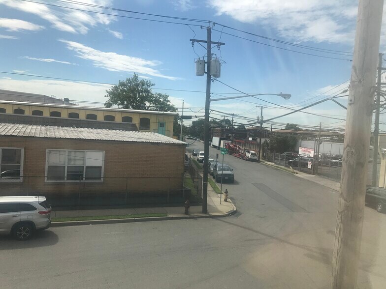 More Photos Of 2-6 Lister Ave, Newark Warehouse For Lease