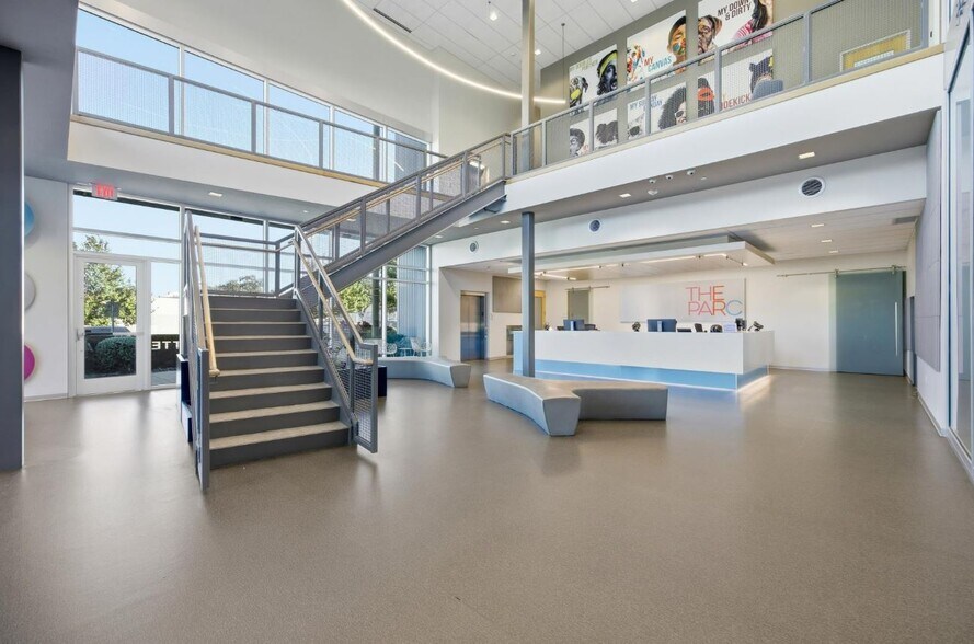 More Photos Of 4801 West Fwy, Fort Worth Veterinarian Kennel For Sale