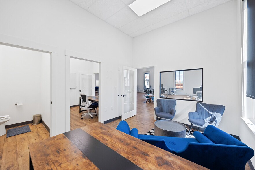 More Photos Of 227 Pearl St, New Albany Office For Lease