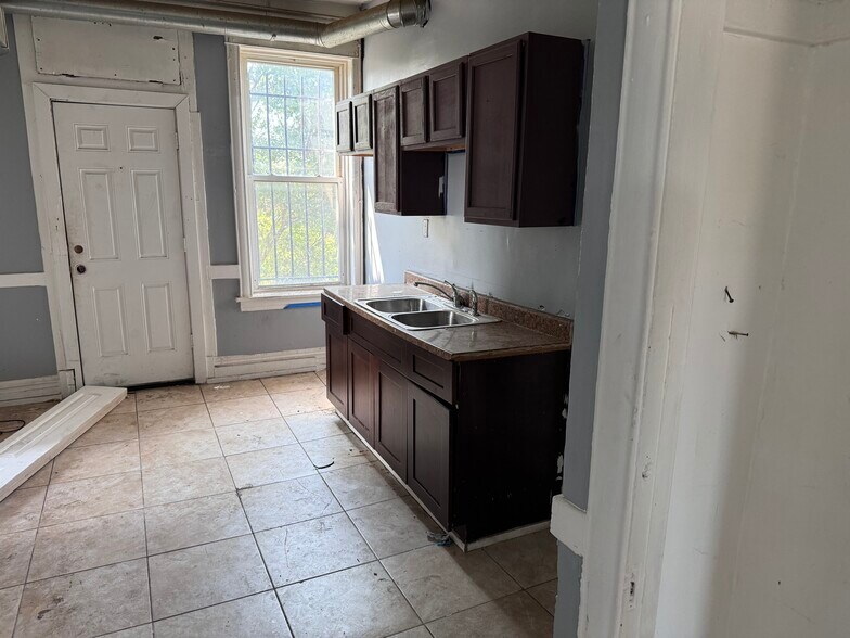 More Photos Of 7701 S Halsted St, Chicago Apartments For Sale