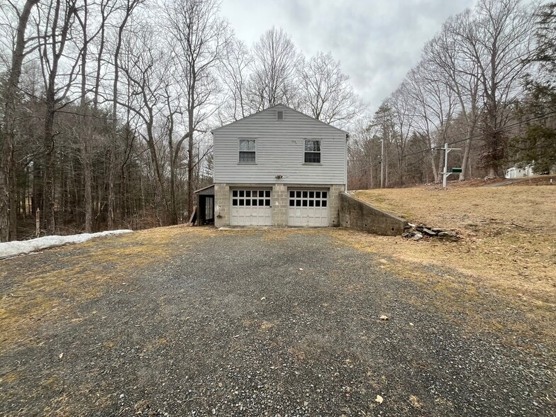 More Photos Of 439 Washington Rd, Woodbury Office For Sale