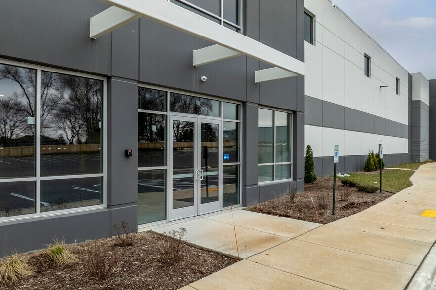 More Photos Of 5525 Tradesmen Dr, Madison Warehouse For Lease
