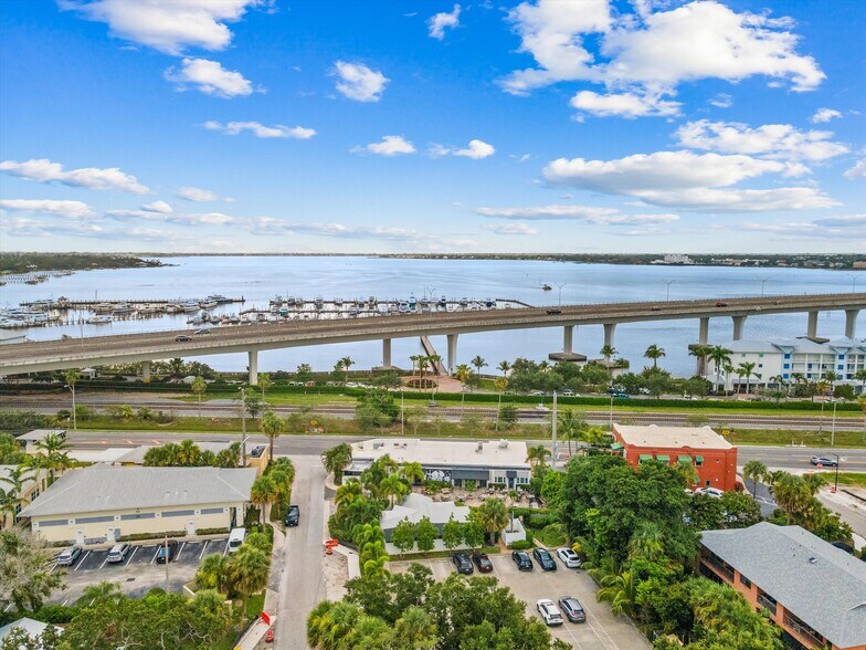 More Photos Of 514 NW Dixie Hwy, Stuart General Retail For Sale