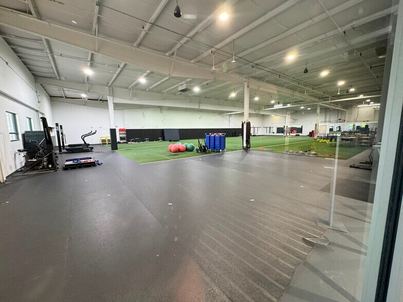 More Photos Of 714-738 W Main St, Jenks Unknown For Lease