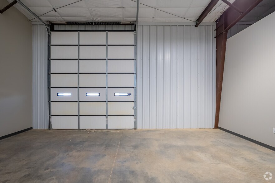 More Photos Of 20 N Rockwell Ave, Oklahoma City Unknown For Lease