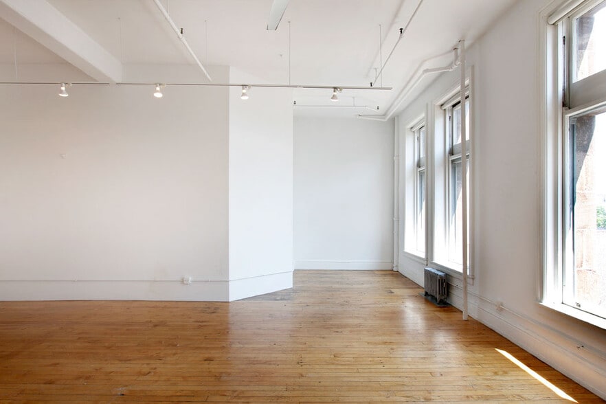 More Photos Of 1932 S Halsted St, Chicago Loft Creative Space For Lease
