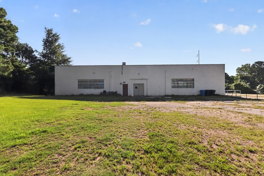 More Photos Of 1512 Garner Rd, Raleigh Warehouse For Lease