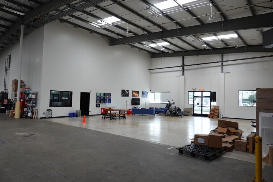 More Photos Of 408-428 N Canal St, South San Francisco Service For Lease