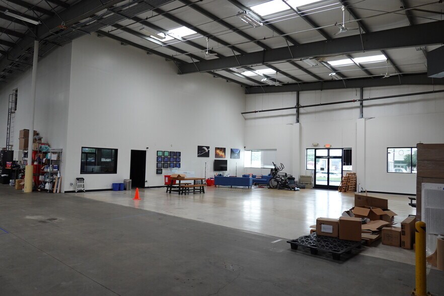 More Photos Of 408-428 N Canal St, South San Francisco Service For Lease