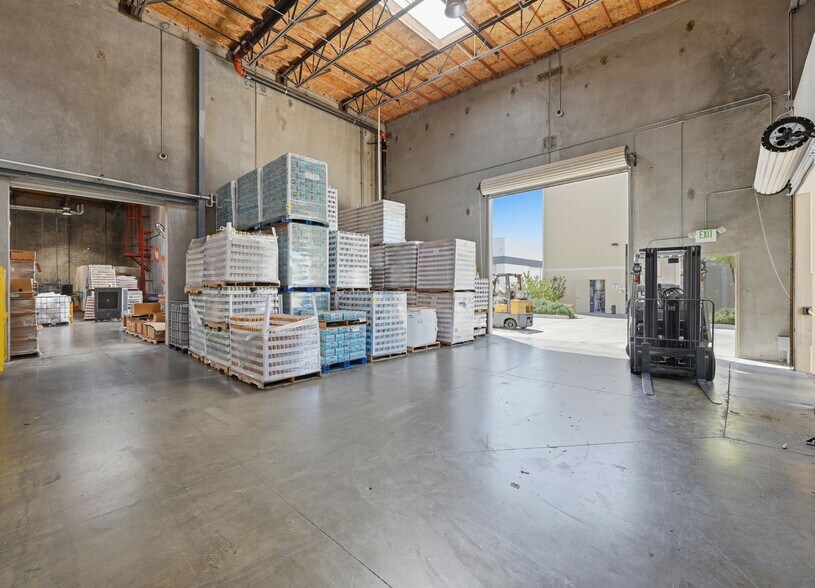 More Photos Of 12190 Dearborn Pl, Poway Industrial For Lease