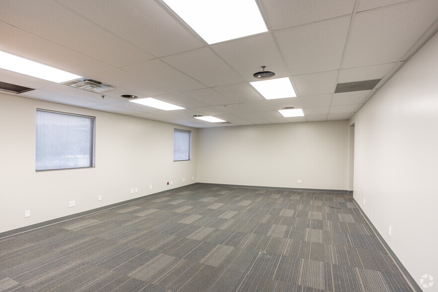 More Photos Of 1315 W 12th St, Kansas City Warehouse For Lease