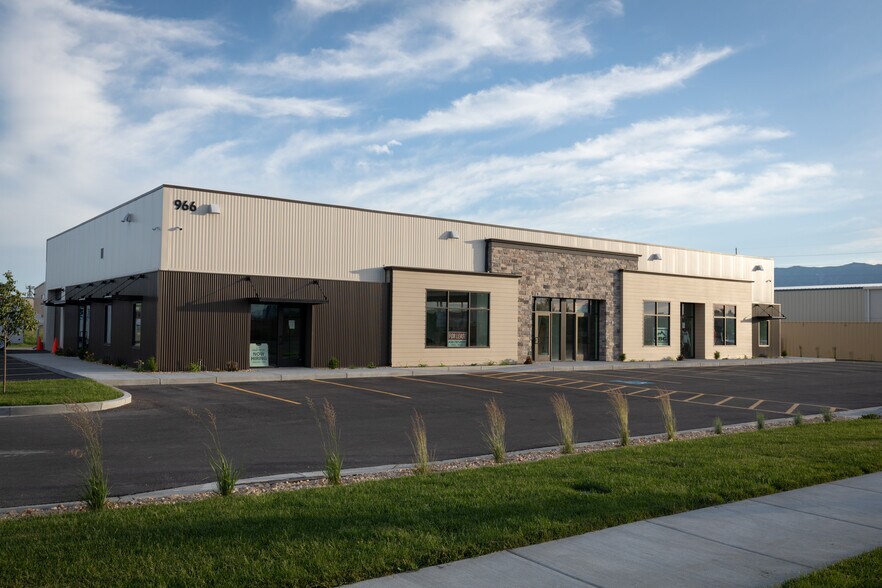 More Photos Of 966 W 400 North, Logan Storefront Retail Office For Lease