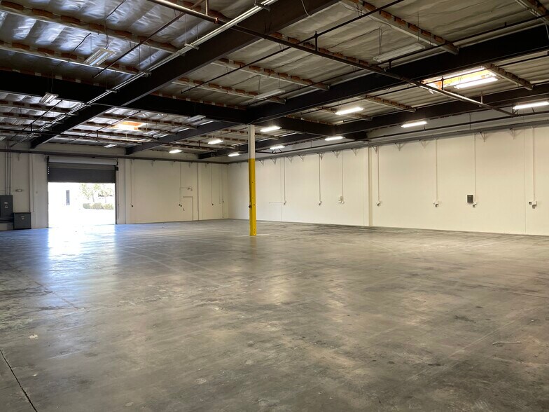 More Photos Of 13311-13317 166th St, Cerritos Manufacturing For Lease