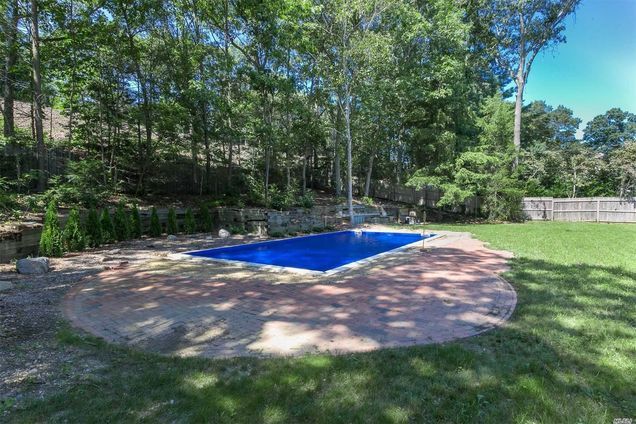 More Photos Of 57 Sheryl Cres, Smithtown Apartments For Sale