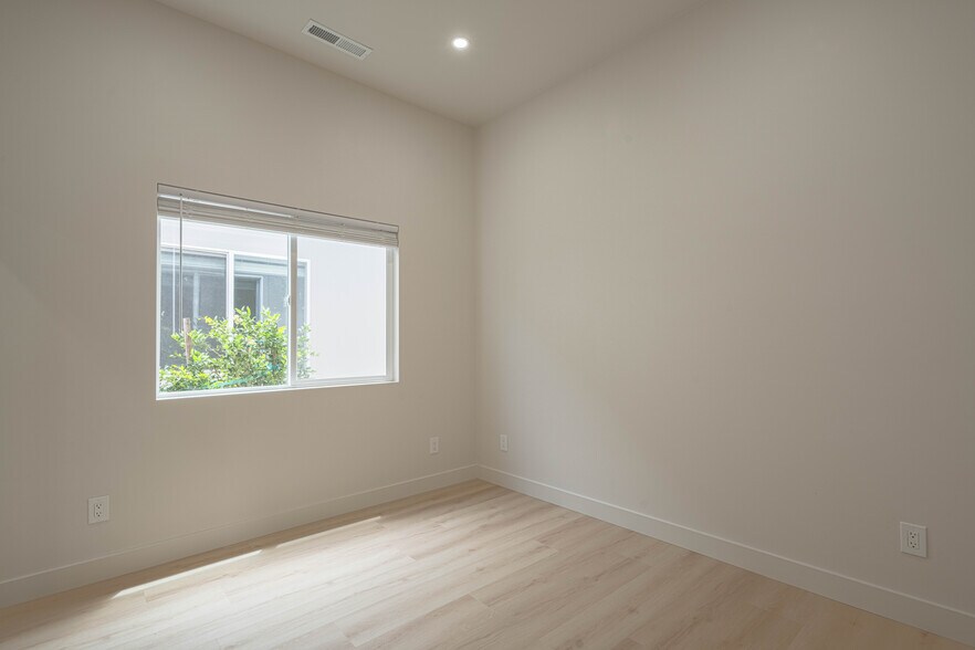 More Photos Of 987 Harcourt Ave, Seaside Multifamily For Sale