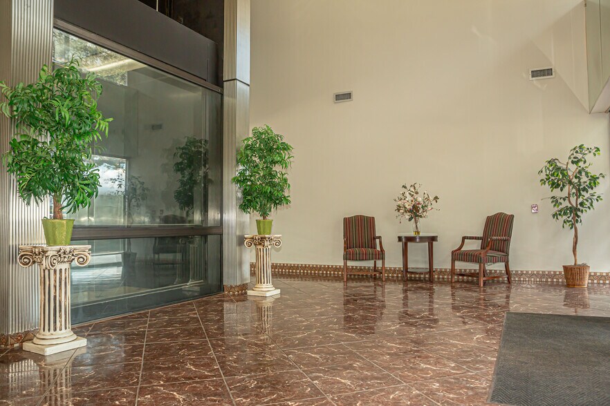 More Photos Of 15603 Kuykendahl Rd, Houston Office For Lease