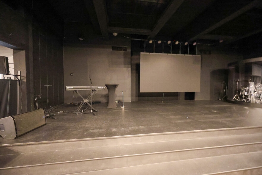 More Photos Of 3005 S Tuttle Ave, Sarasota Religious Facility For Sale