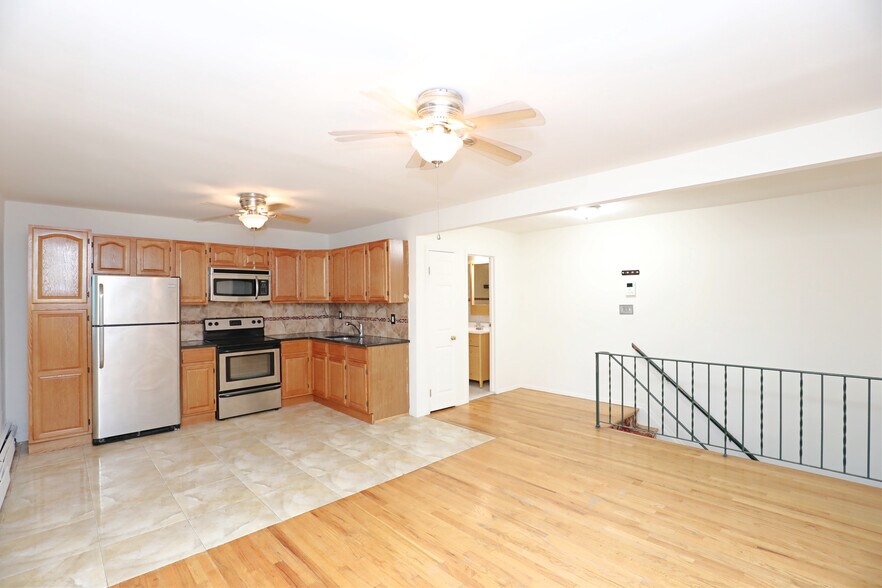 More Photos Of 30 Lamb Ave, Saugerties Apartments For Sale