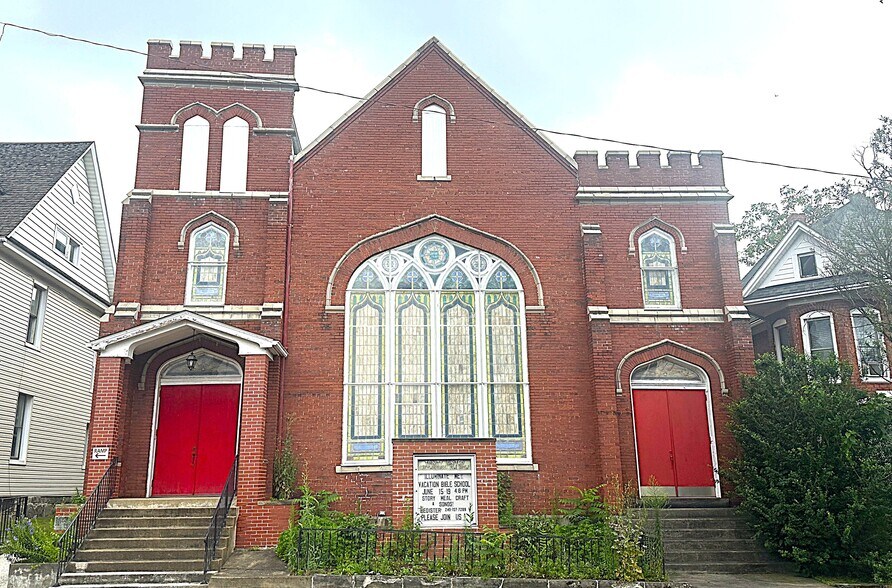 More Photos Of 120 Grand Ave, Cumberland Specialty For Sale