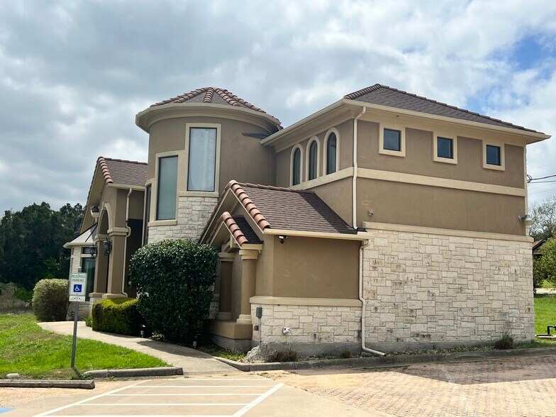 More Photos Of 18580 FM 1431, Jonestown Office For Sale