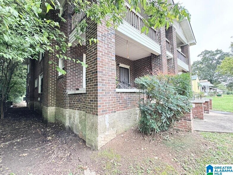 More Photos Of 737 40th Pl, Fairfield Multifamily For Sale