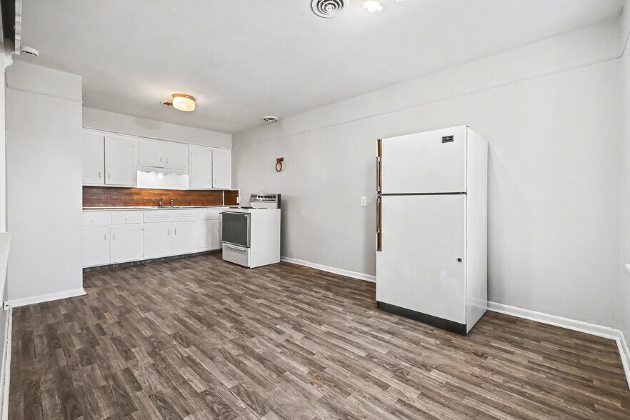 More Photos Of 2416 S 16th St, Omaha Apartments For Sale