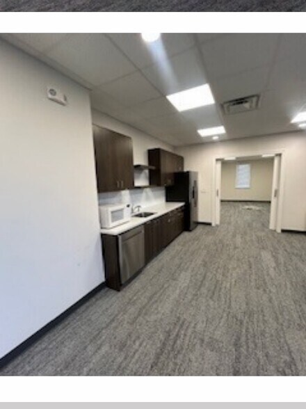 More Photos Of 4796 Finlay St, Richmond Office For Lease