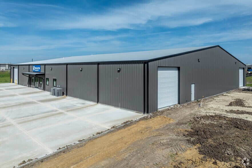 More Photos Of 2037 Geld St, Caddo Mills Warehouse For Lease