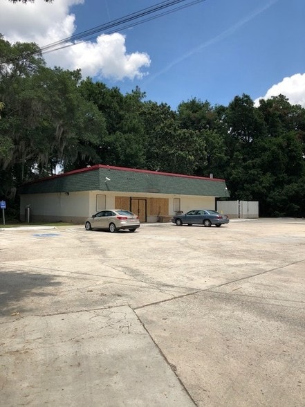 Primary Photo Of 1810 Ribaut Rd, Port Royal Convenience Store For Sale