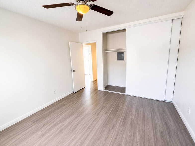 More Photos Of 4744 Hawley Blvd, San Diego Apartments For Sale
