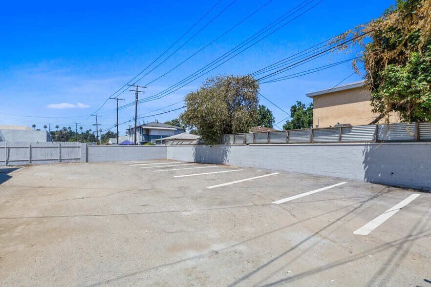 More Photos Of 6060-6068 Atlantic Ave, Long Beach Apartments For Sale