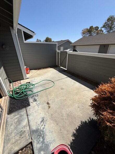 More Photos Of 417 Tiffany Dr, Santa Maria Apartments For Sale
