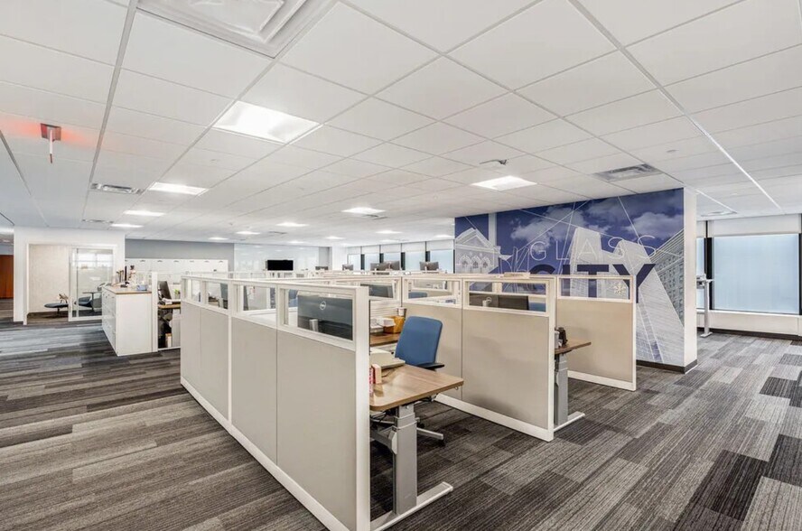 More Photos Of 1 Seagate, Toledo Office For Lease