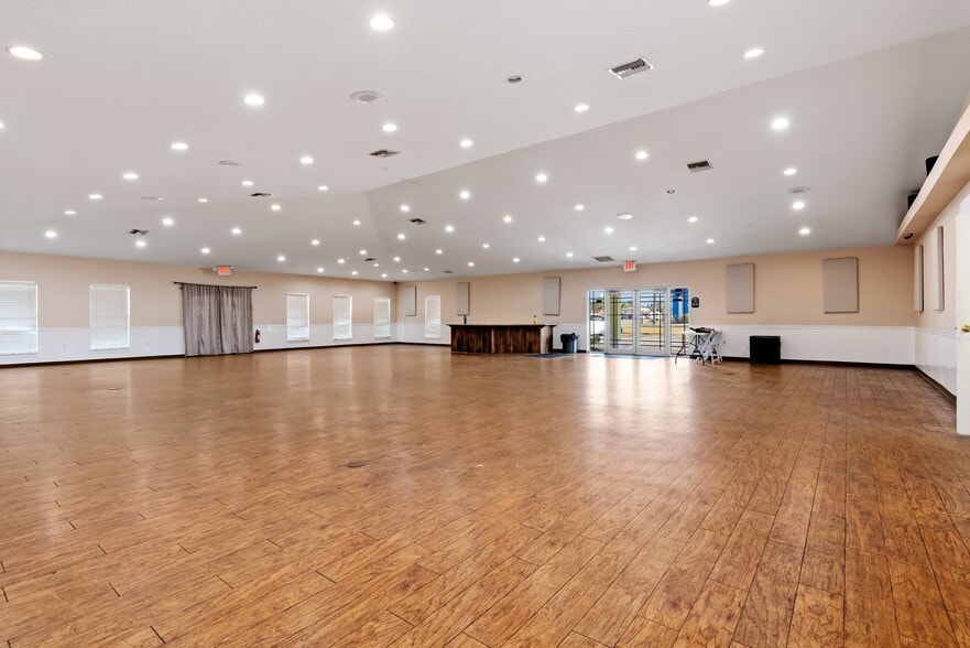 More Photos Of 2421 Tamiami Trl, Port Charlotte Office For Sale