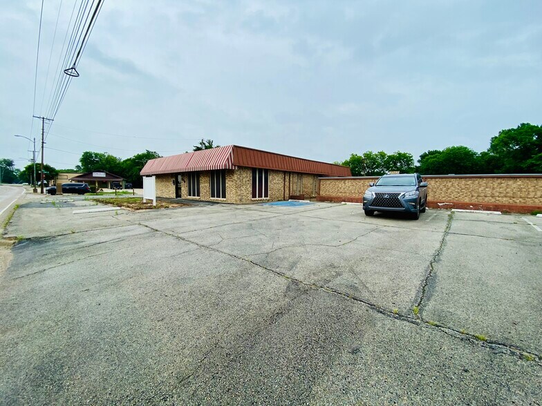 More Photos Of 918 N Dallas Ave, Lancaster Office For Sale